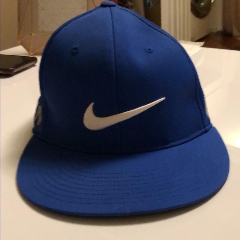 Nike Fitted Flat Brik Golf Hat